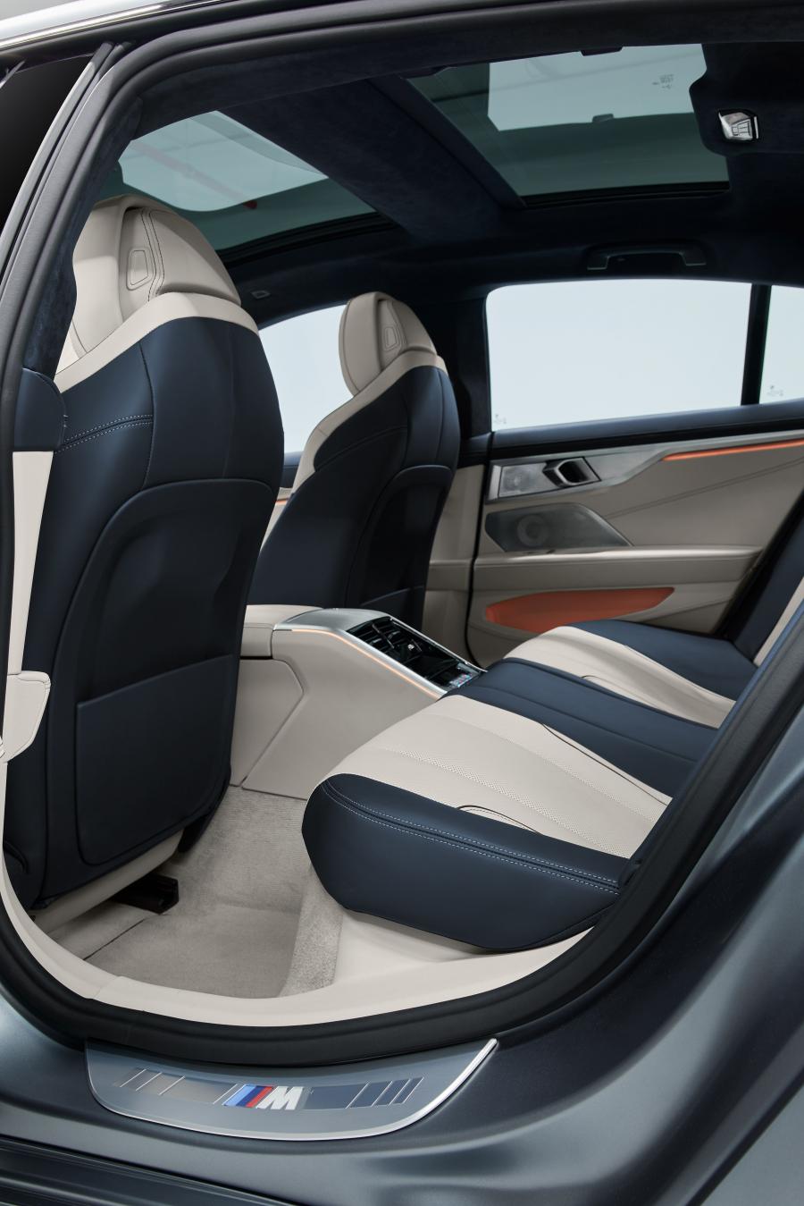 Интерьер BMW M850i xDrive Gran Coupe (G16) 2019 года  (WW) (фото 126 из 152)